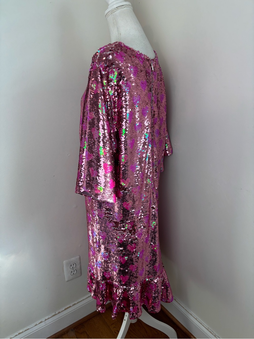 Ivy City Co Evelyn Dress features With all-over Pink Sequin Heart Pattern Size X - Picture 9 of 12
